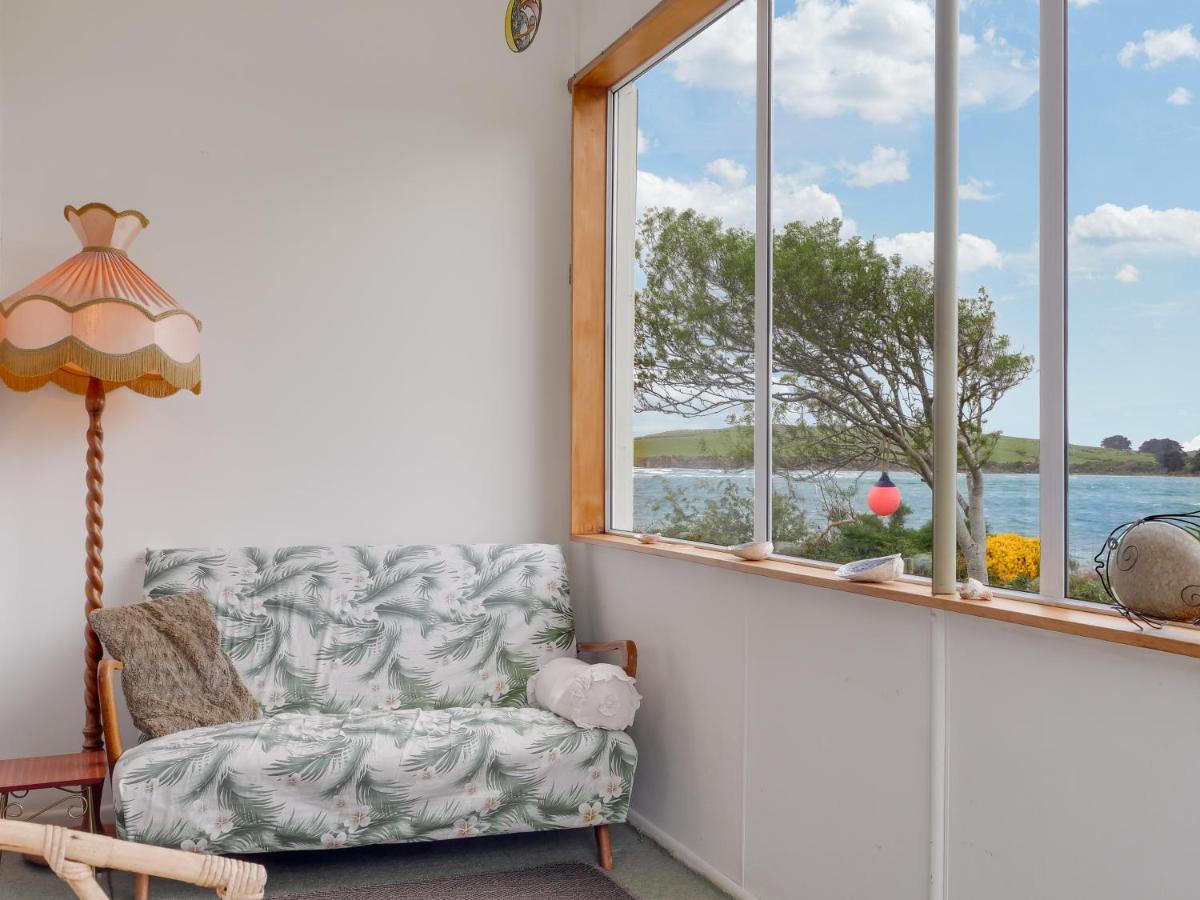 Surat Bay Lodge By The Sea/Backpackers Hostel Owaka Exteriér fotografie