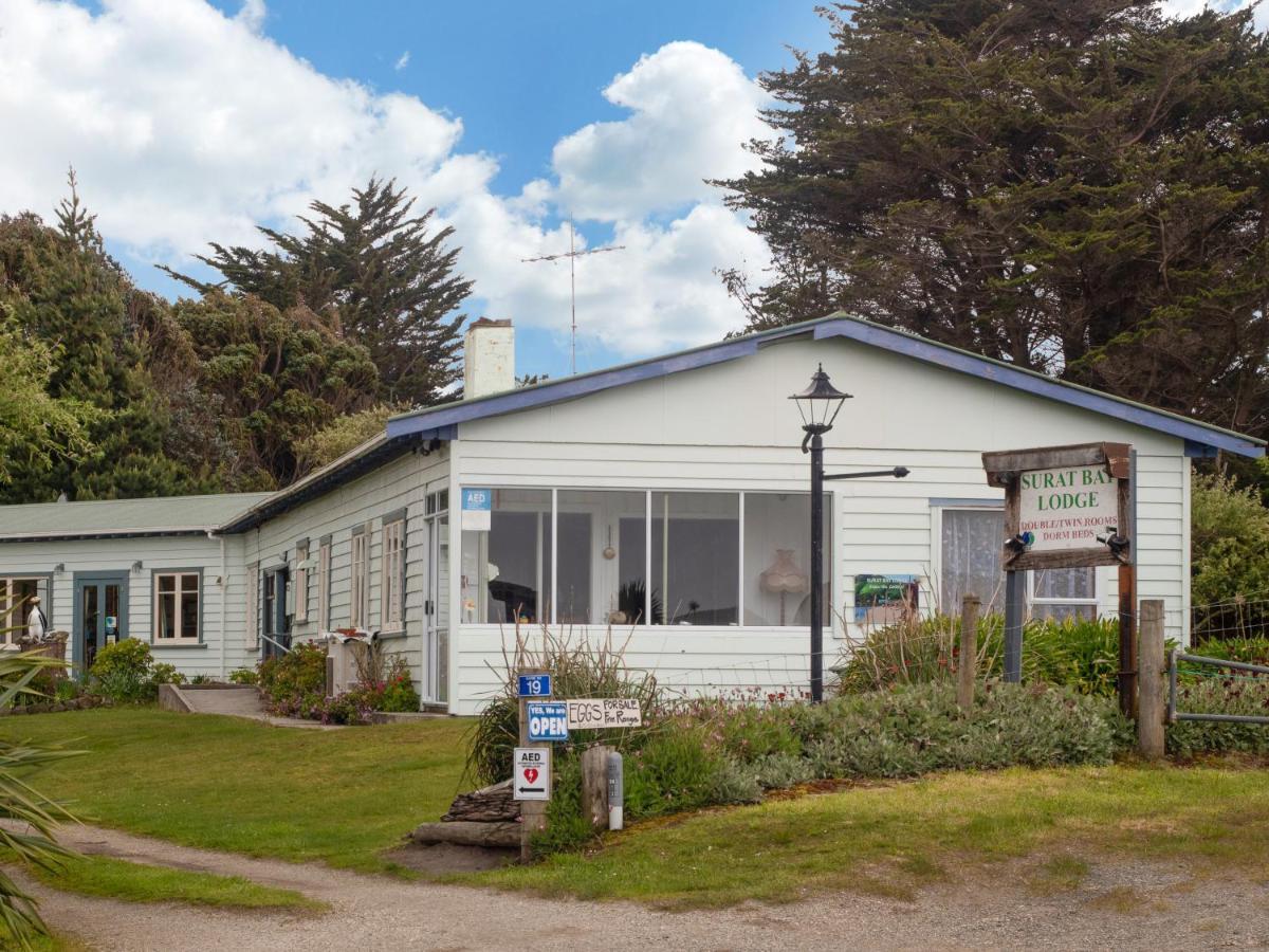 Surat Bay Lodge By The Sea/Backpackers Hostel Owaka Exteriér fotografie